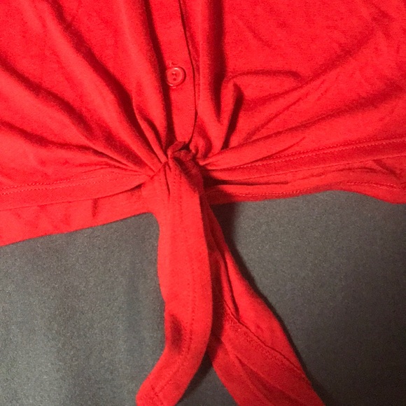 Bundle of women’s shirts - Picture 4 of 8